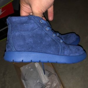 Toddlers UGG Australia Mid-cut Boots!